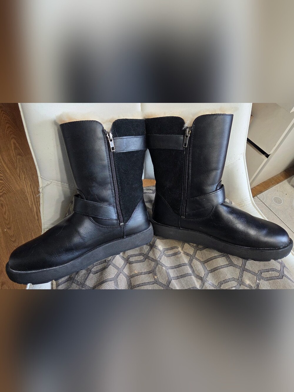 UGG Breida Boots Arctic Grip Size 8 - Picture 2 of 11